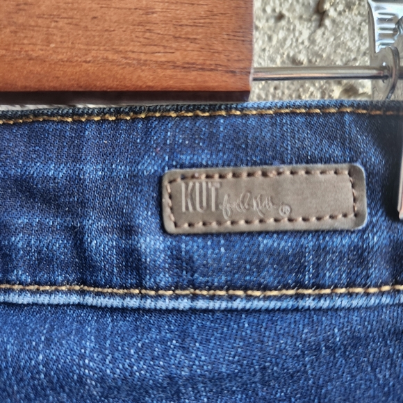 Kut from the Kloth Reese Ankle Straight Leg Distressed Denim Jeans Size 2 - Picture 6 of 10